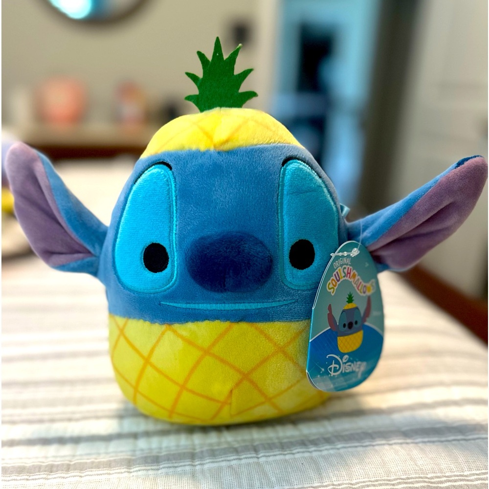 Disney Squishmallows Stitch pineapple NWT 6.5”